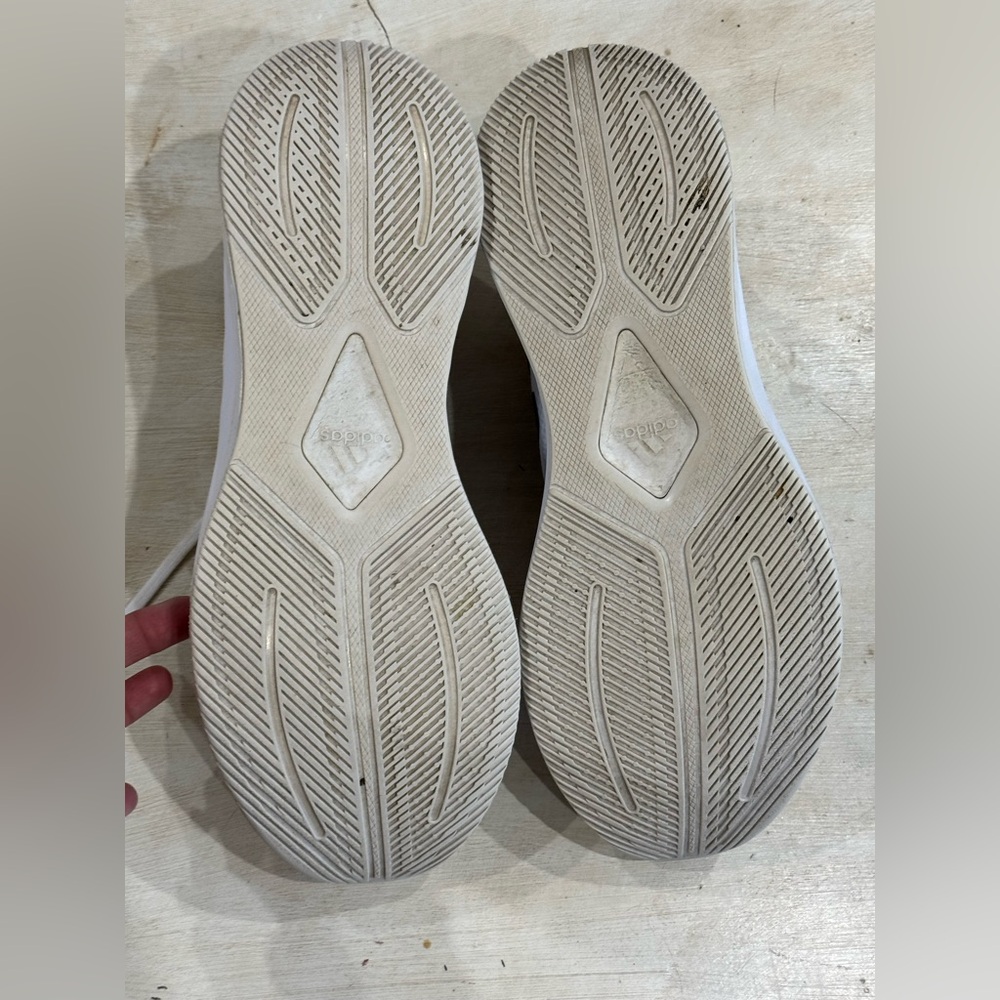 Men’s Adidas Tennis Shoes - Picture 9 of 9